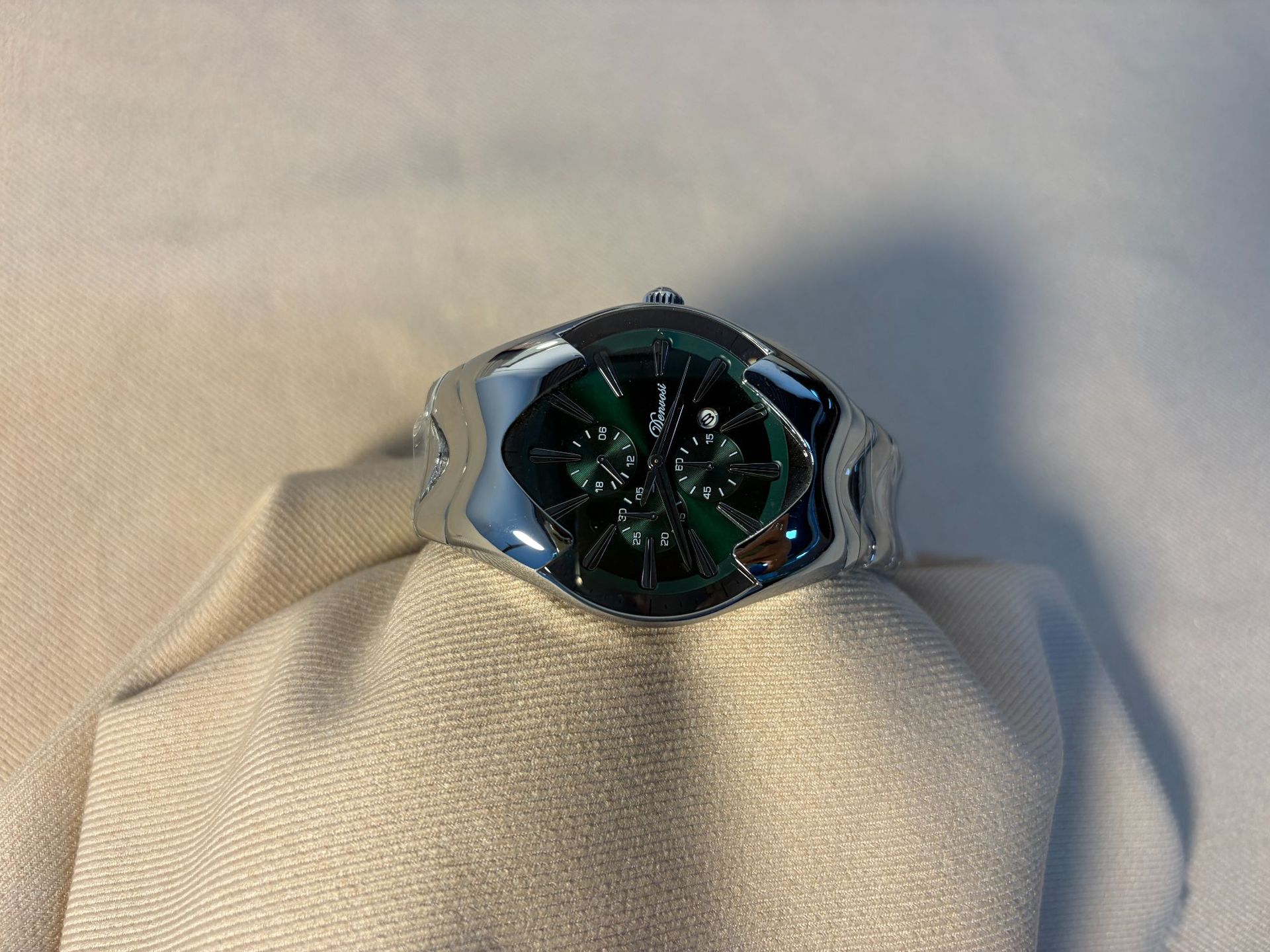 Factory-customized Wholesale Y2K-style Avant-garde Watches photo 3