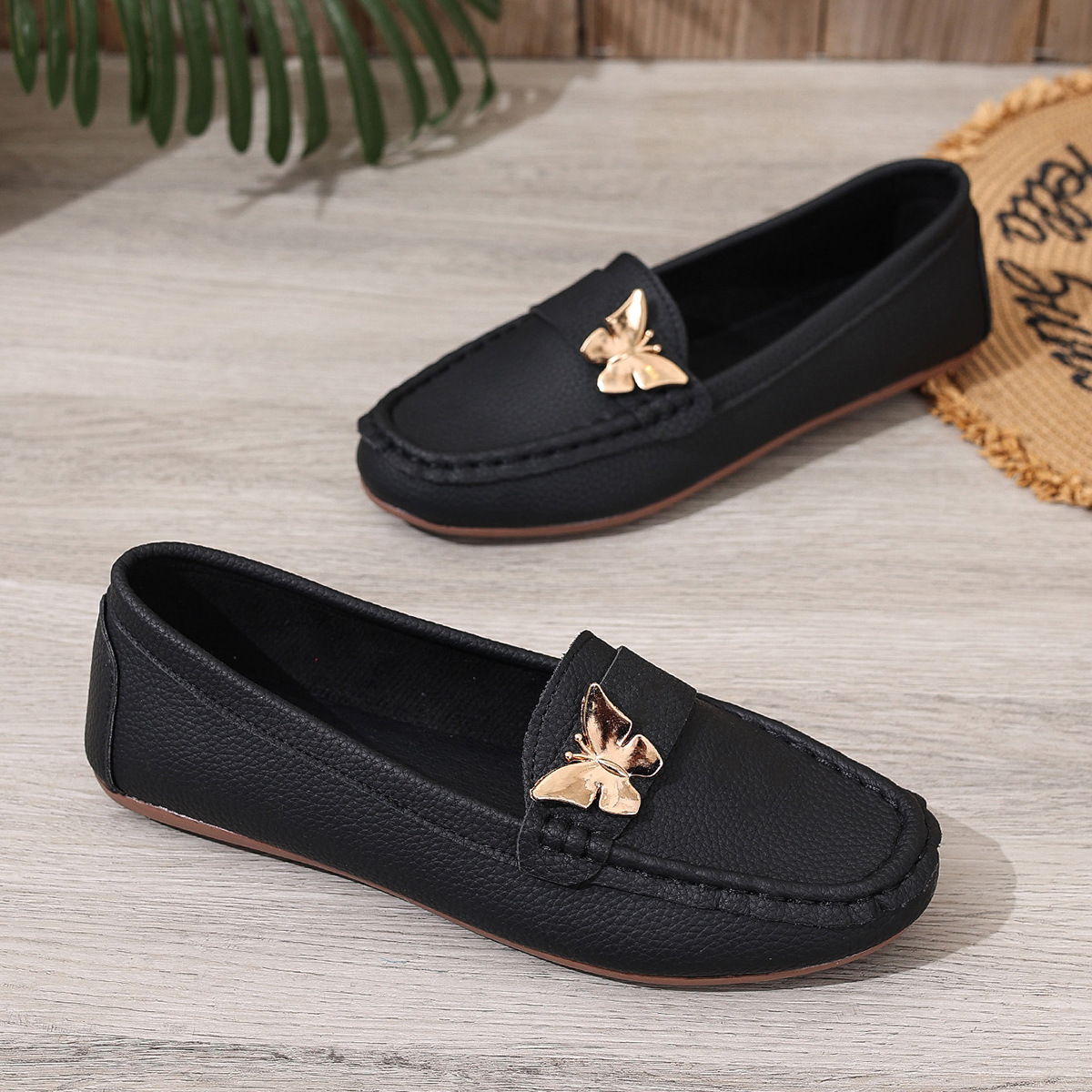 Round-toe Slip-on Casual Loafers With A Metal Bow Detail photo 7
