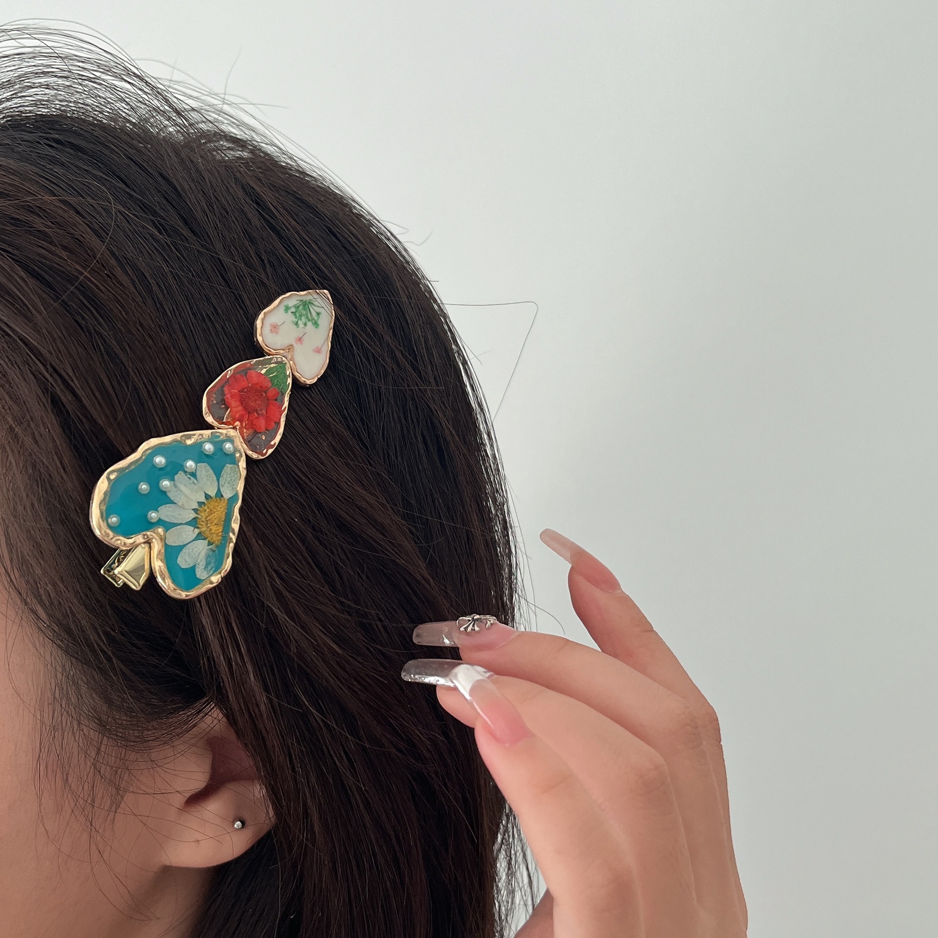 Retro Eternal Flower Heart Pearl Hair Clip photo 1