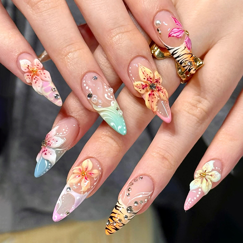 3D Textured Flower Wearable Nail Tips Nail Stickers photo 1