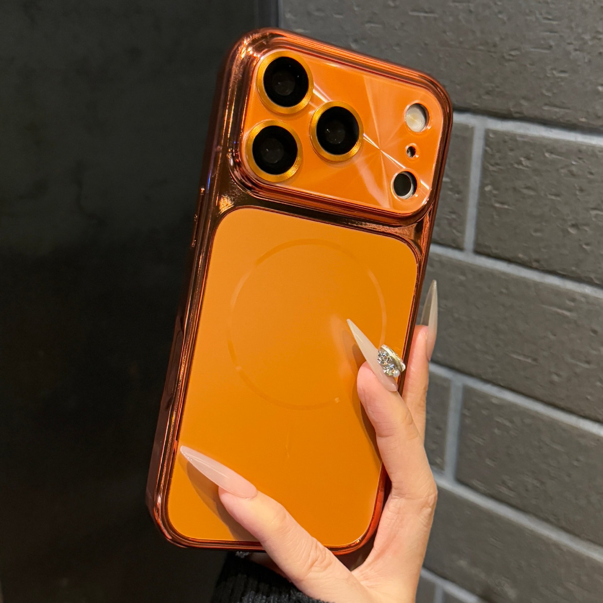 Phone Case With A Built-in Lens Protector photo 3