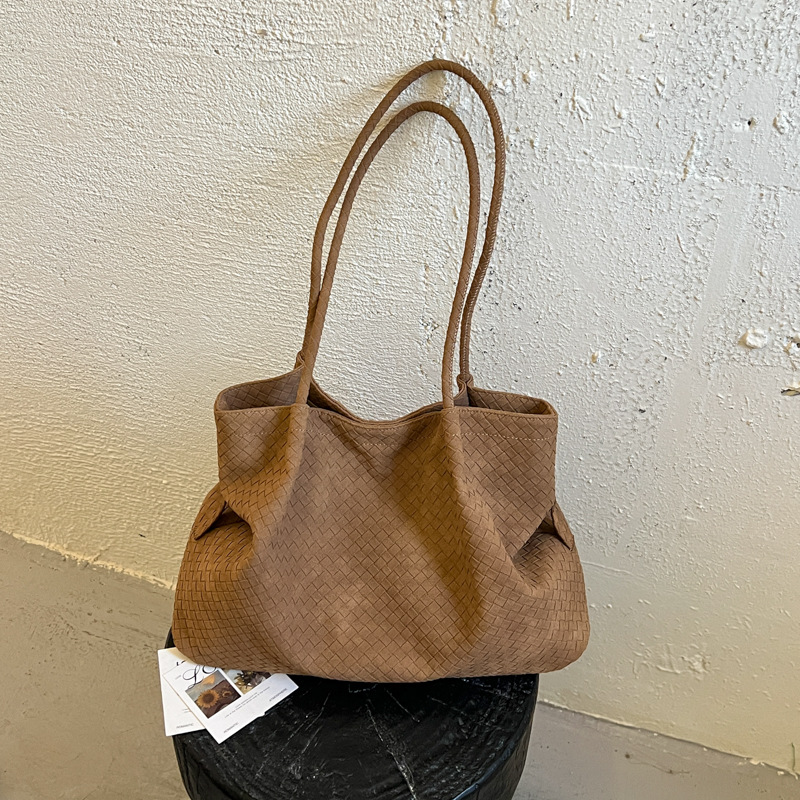 Niche Woven-pattern Underarm Tote Bag Womens Large-capacity Commuter Handbag For Autumn photo 8