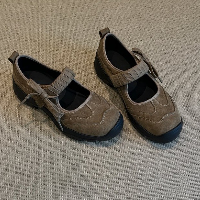 Women's Retro Bowtie Platform Pumps photo 3