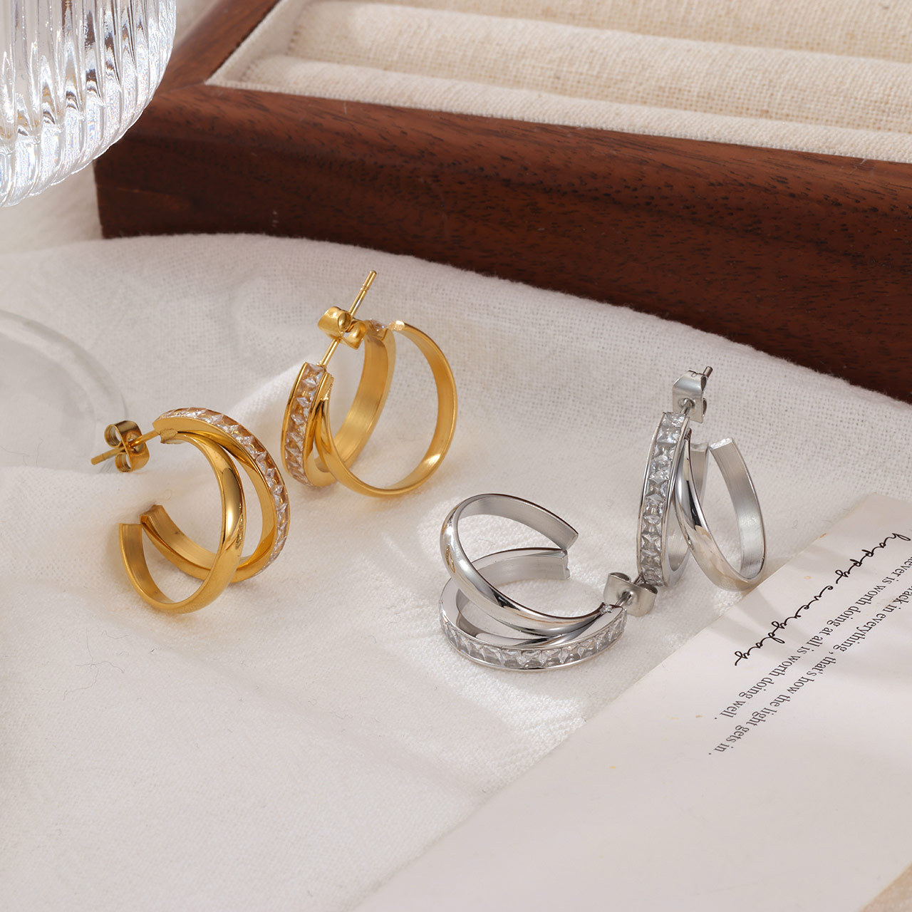 European And American-style Vintage Chic Earrings With Zircon Inlays photo 1