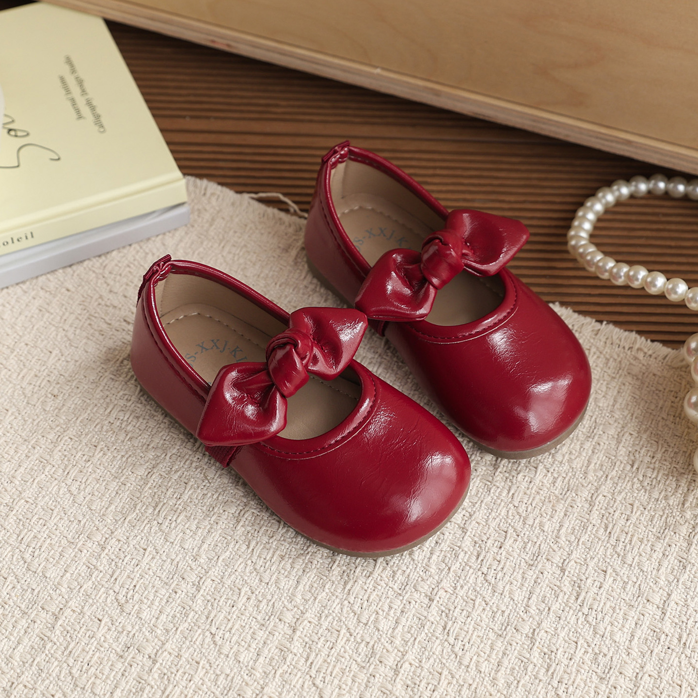 Cute Bow-knot Princess Shoes Soft-soled Performance Shoes photo 3