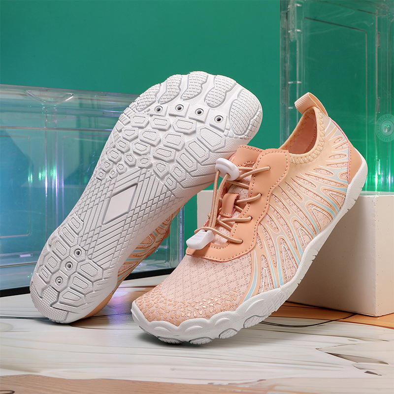 Outdoor Hiking Wading Shoes Men And Women Quick-drying photo 4