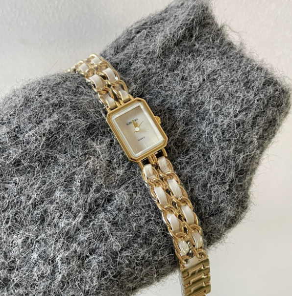 Vintage-style Elegant Chain Watch With A Fashionable And Niche Design photo 3