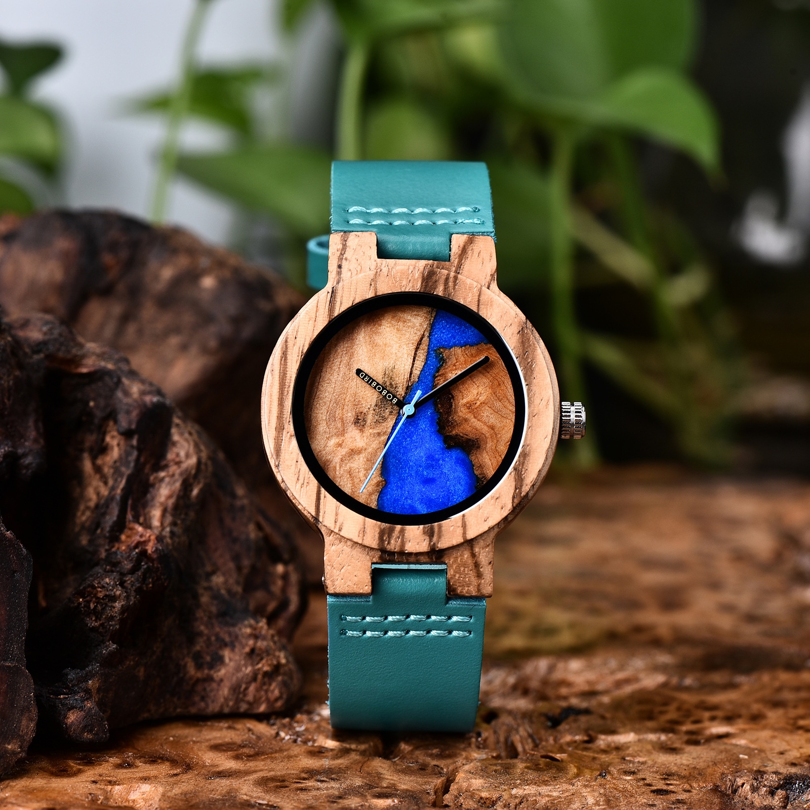 New Resin And Wood Vintage Watch photo 3
