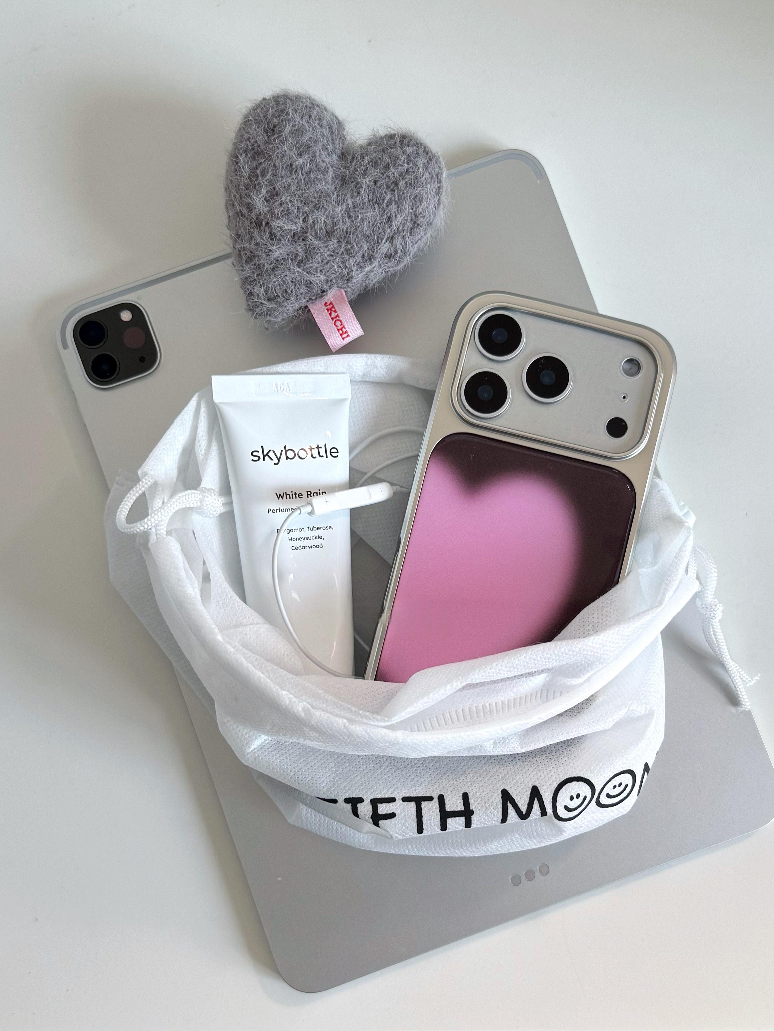 A Couples Phone Case That Youll Love At First Sight photo 3