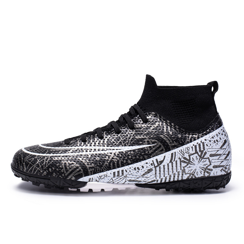 Studded And Molded Soccer Cleats For Boys And Girls photo 4