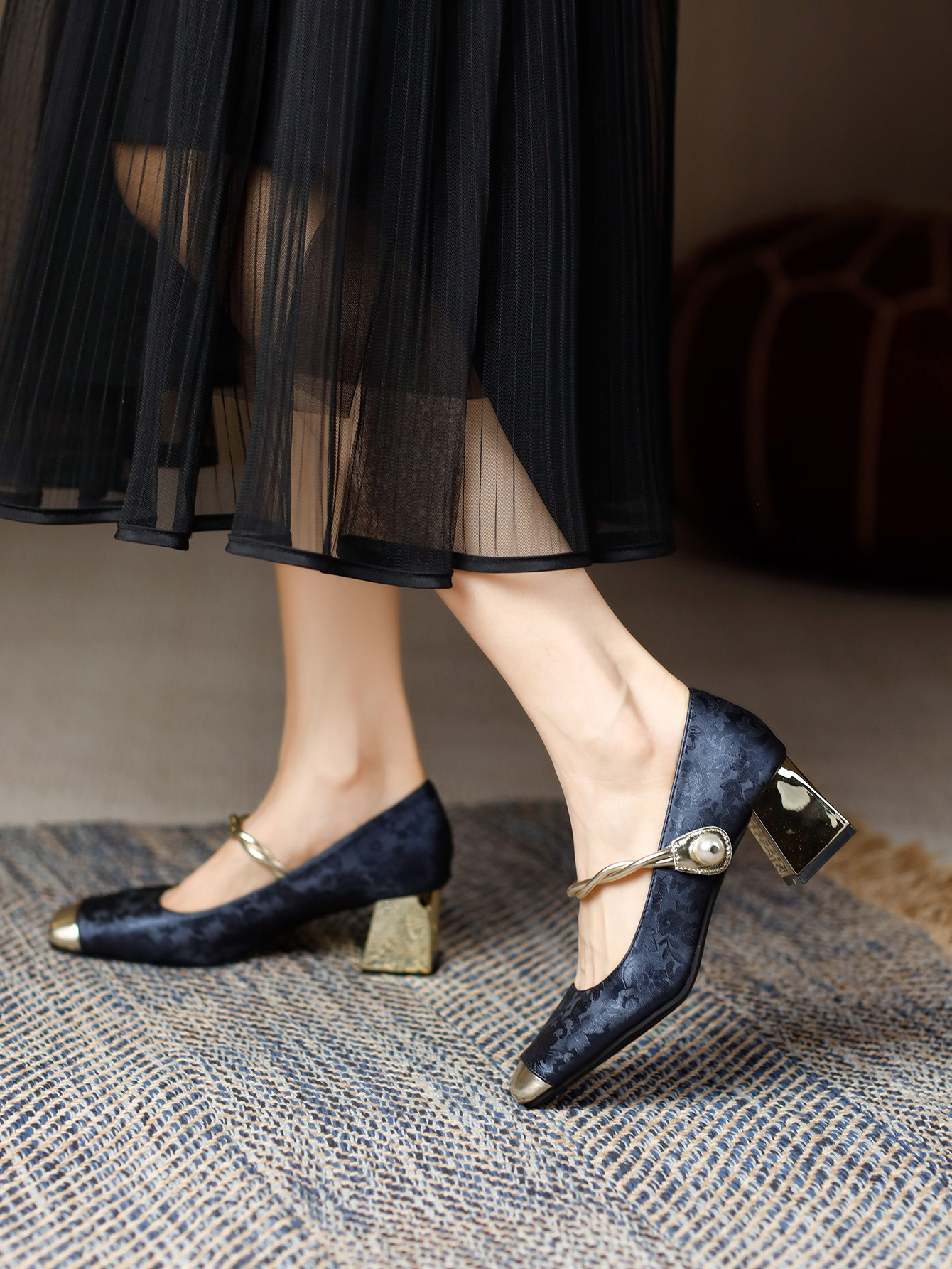 One-strap High Heels With Pearl Embellishments And A Plated Square Heel photo 2
