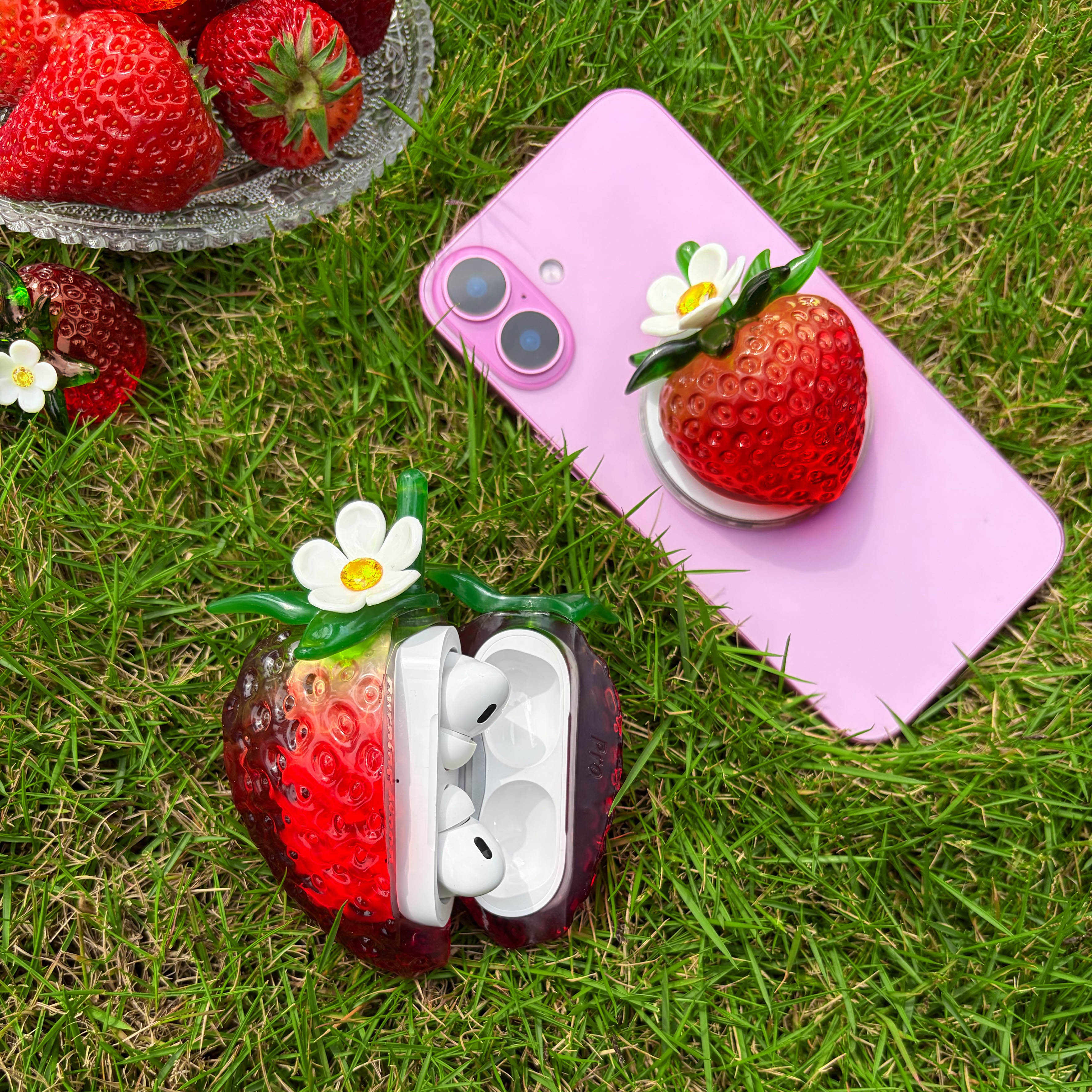 Creative Transparent Strawberry Earphone Shell photo 2