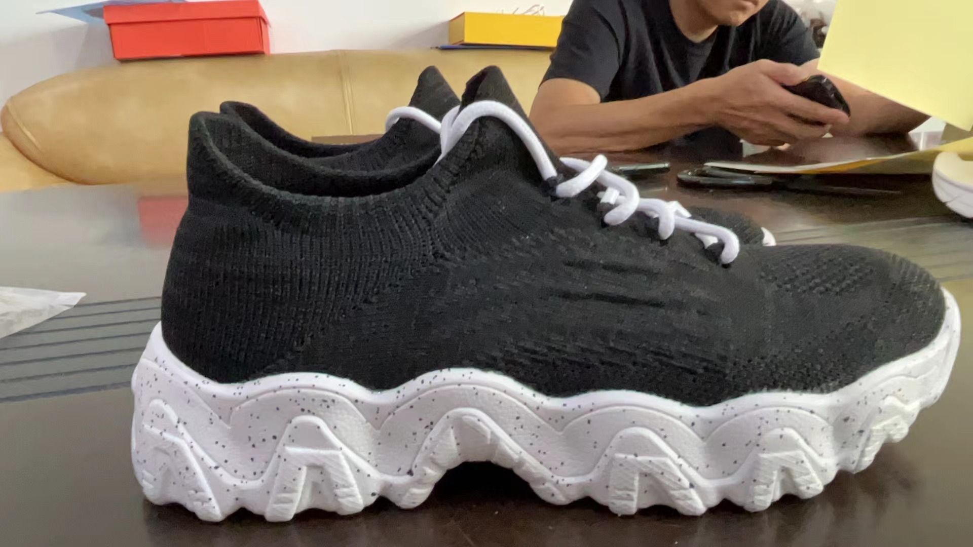 Women's Simple And Breathable Fly Woven Socks And Shoes photo 2
