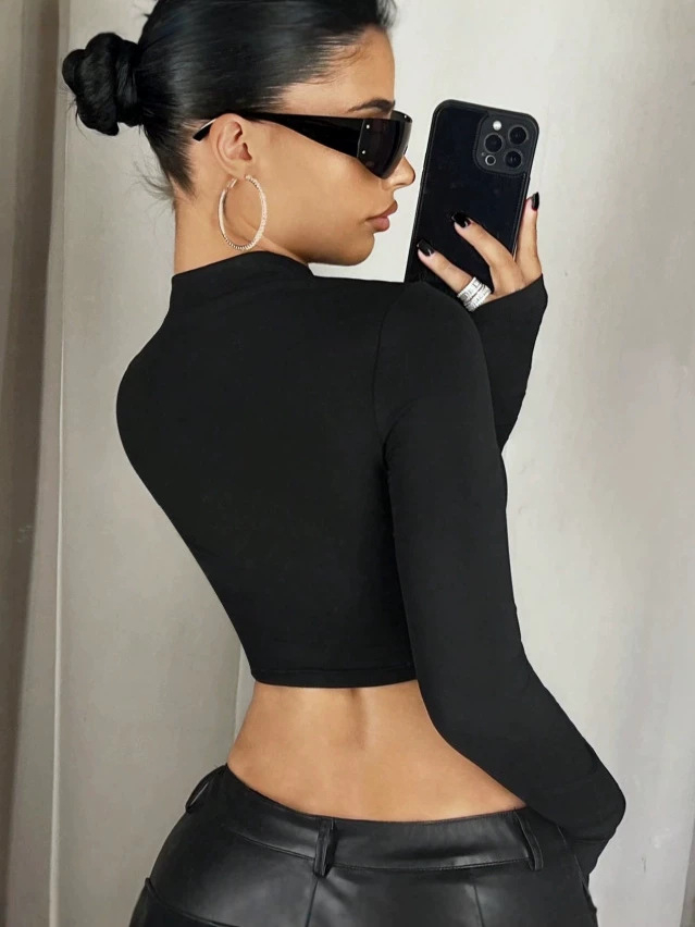 New Y2K Hollow-out Crop Top photo 3