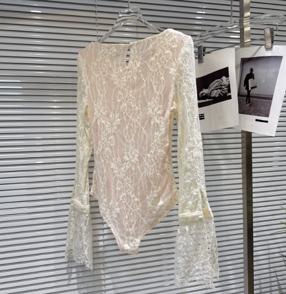 Elegant Socialite-style Lace Jumpsuit With Flared Sleeves Paired With A Plaid Midi Skirt photo 4